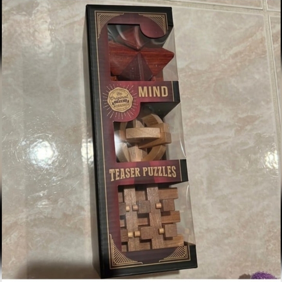 Fun three-piece wooden puzzle - Picture 2 of 3